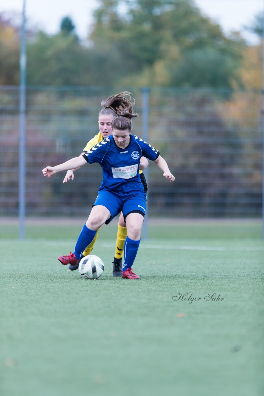 Bild 276 - F SSC Hagen Ahrensburg - SV Frisia 03 Risum-Lindholm : Ergebnis: 2:0